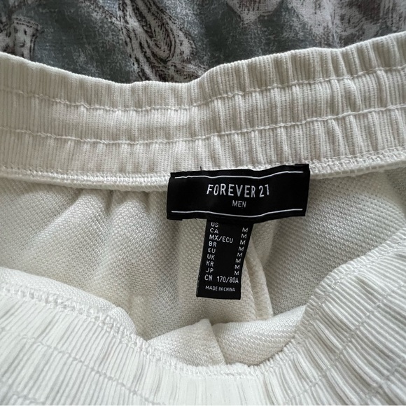 Bundle (2) Brand New Men’s Sherpa Joggers in Black and White by Forever21 size M - Picture 7 of 10